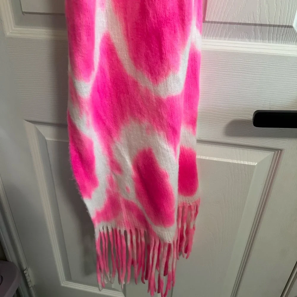 NWT Pink & White TieDye Scarf Oversized Pashmina Wrap - Barbie Pink Steve Madden